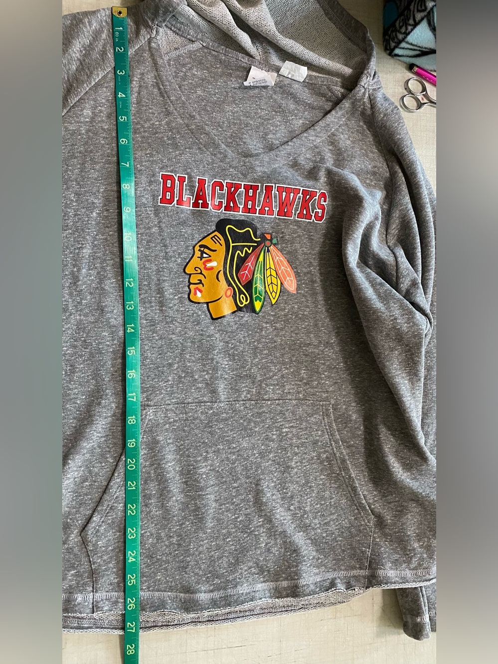 Chicago Blackhawks Grey Pullover Sweatshirt - Picture 11 of 11